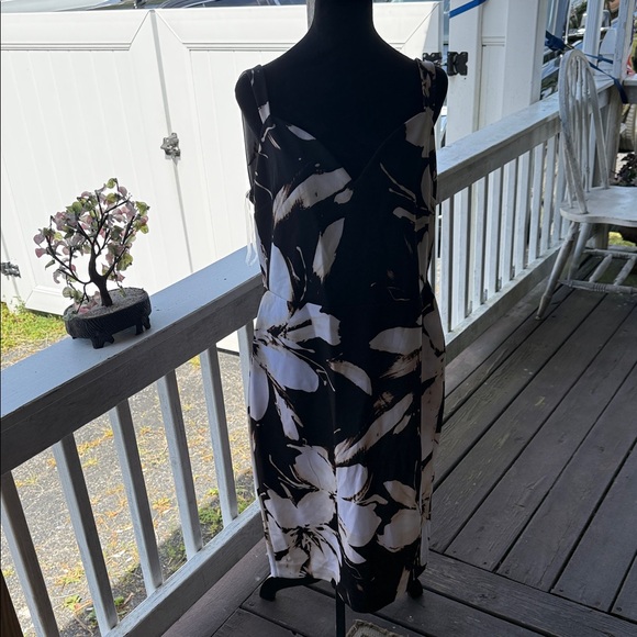 Ashley Graham Black and White Floral Midi Dress - Picture 1 of 5